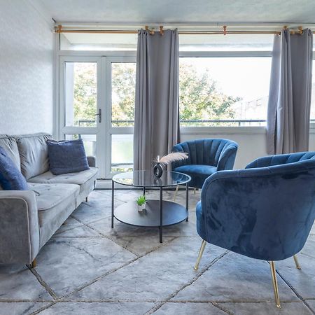 Entire 3 Bedroom Luxury Apartment In London With Private Balcony Londres Exterior foto