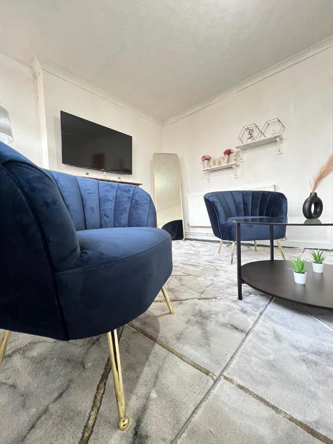 Entire 3 Bedroom Luxury Apartment In London With Private Balcony Londres Exterior foto
