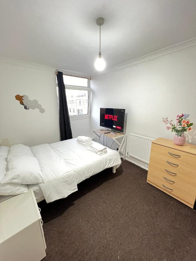 Entire 3 Bedroom Luxury Apartment In London With Private Balcony Londres Exterior foto