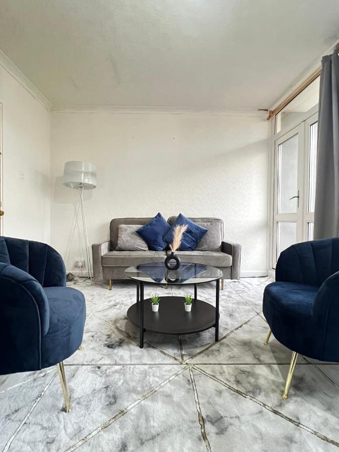 Entire 3 Bedroom Luxury Apartment In London With Private Balcony Londres Exterior foto