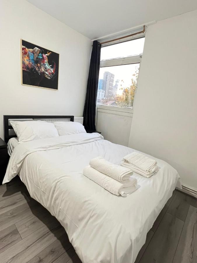 Entire 3 Bedroom Luxury Apartment In London With Private Balcony Londres Exterior foto