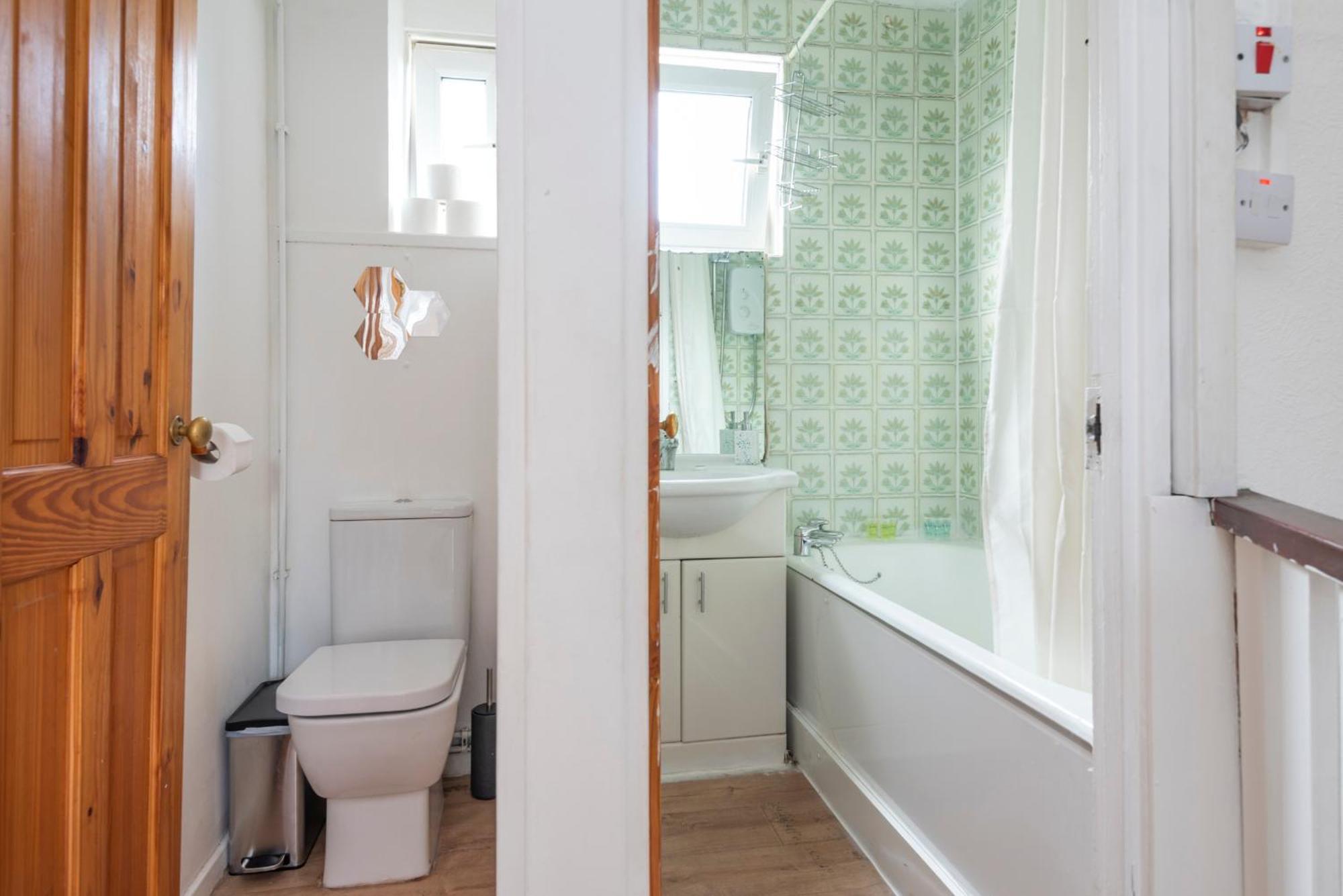 Entire 3 Bedroom Luxury Apartment In London With Private Balcony Londres Exterior foto