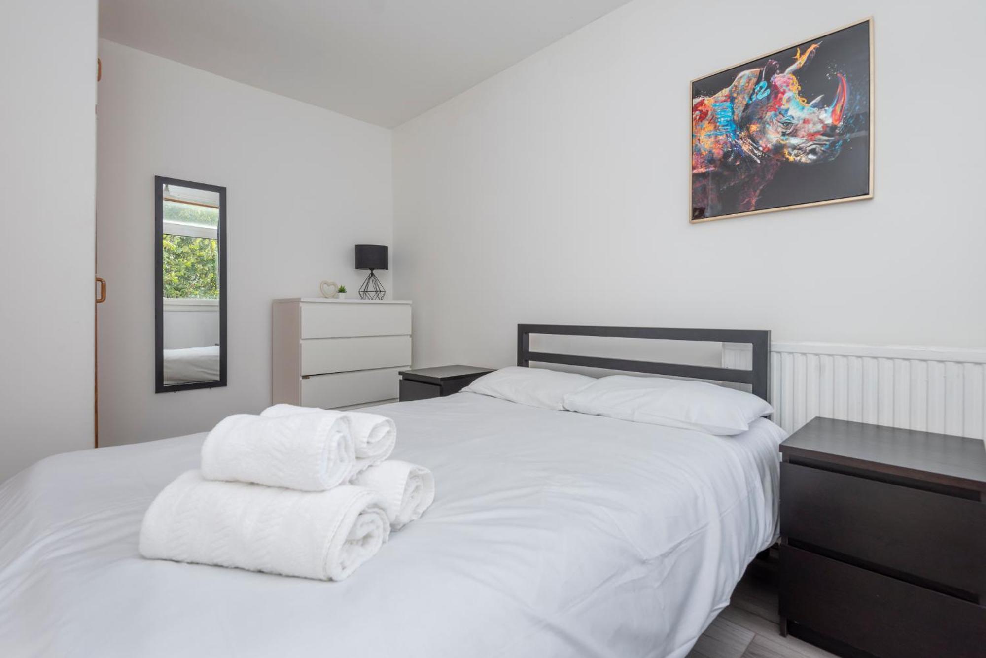 Entire 3 Bedroom Luxury Apartment In London With Private Balcony Londres Exterior foto